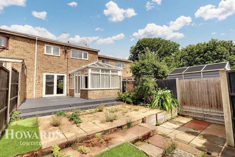 3 bedroom terraced house for sale, Lakeland Drive, Lowestoft