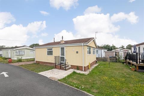 2 bedroom bungalow for sale, Tithepit Shaw Lane, Warlingham CR6