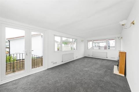 2 bedroom bungalow for sale, Tithepit Shaw Lane, Warlingham CR6