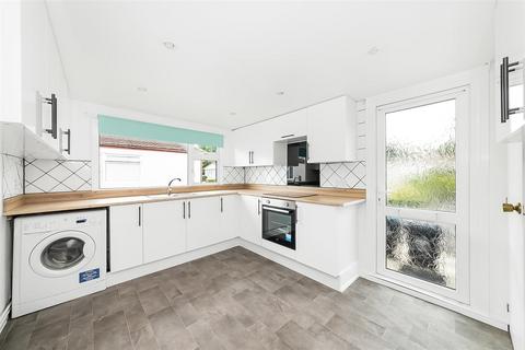 2 bedroom bungalow for sale, Tithepit Shaw Lane, Warlingham CR6