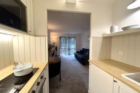 1 bedroom retirement property for sale, Oakland Court, Kings Road, Herne Bay