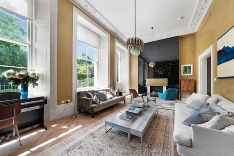 4 bedroom flat to rent, Lancaster Gate, Bayswater, London