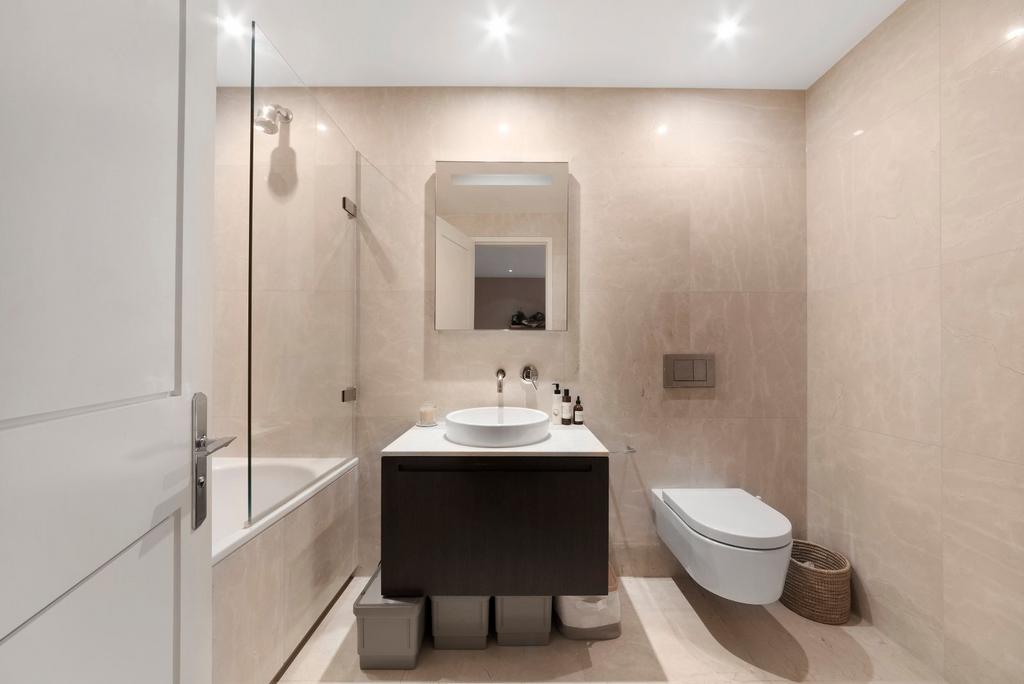 En Suite Bathroom
