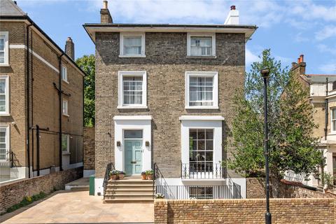 Clifton Hill, London, NW8