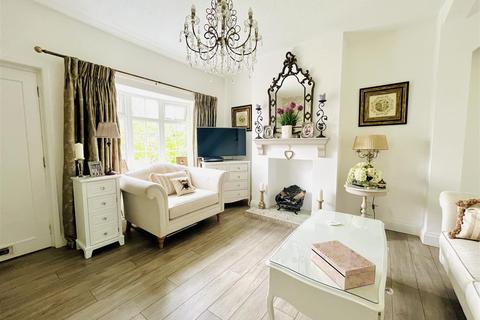 undefined, Grove Lane, Hale, Altrincham