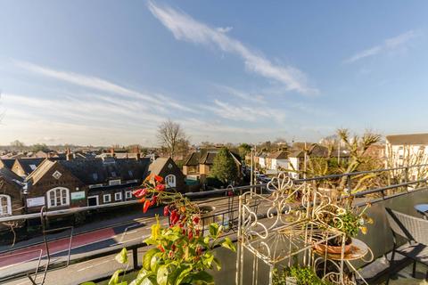 3 bedroom flat for sale, Vicarage House, Kingston, Kingston upon Thames, KT1
