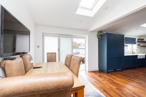 undefined, Carlingford Road, Morden SM4