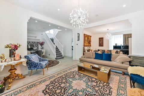 undefined, London Road, Twickenham, TW1
