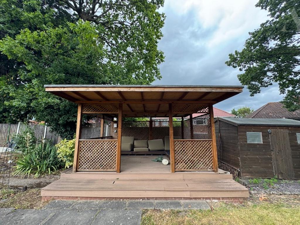 650 Church Road Pergola