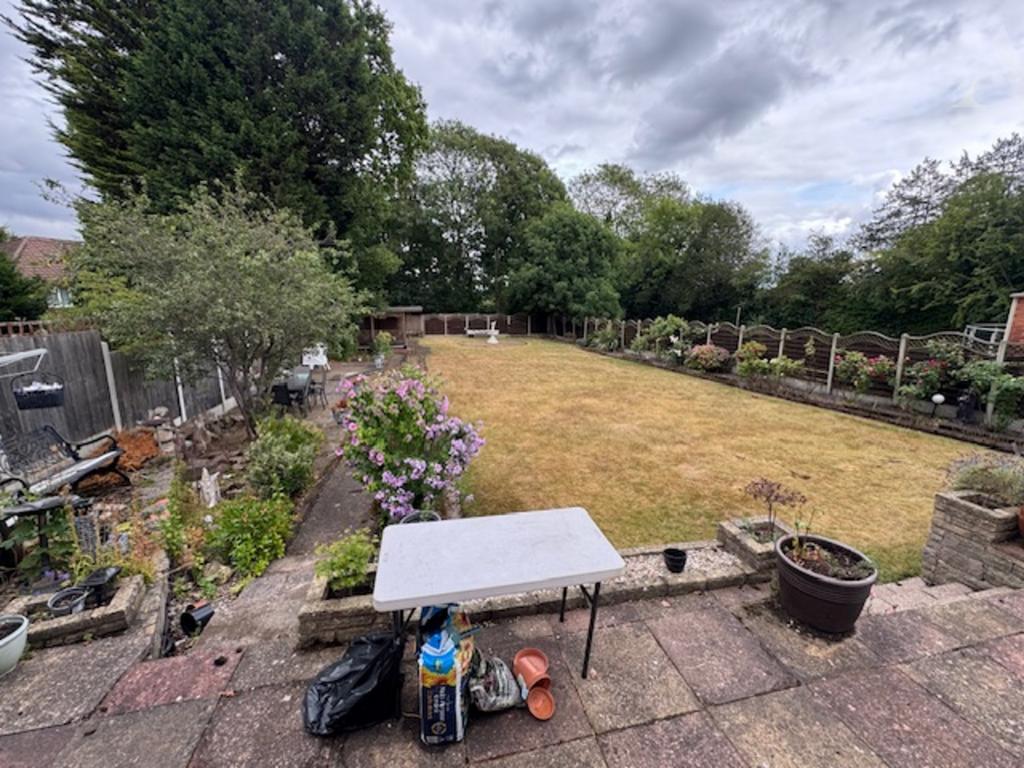 650 Church Road garden