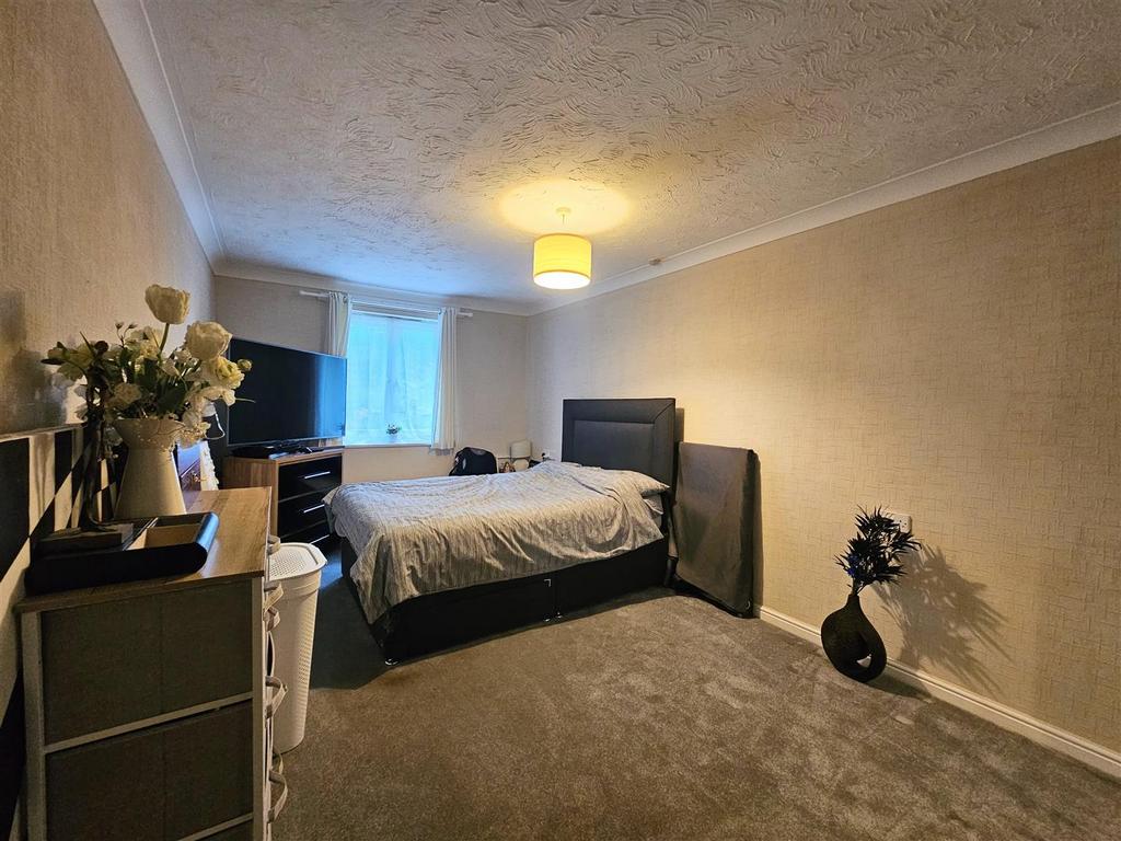 Flat 9, Pendene Court 6