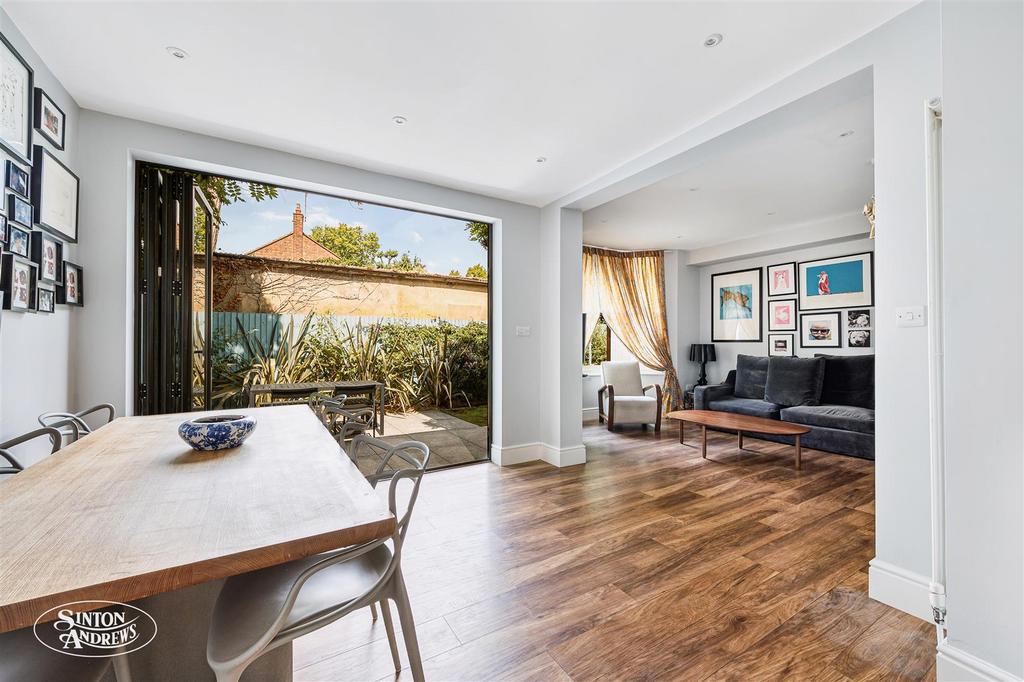 Fat 1, 2 Lyncroft Gardens-6.jpg