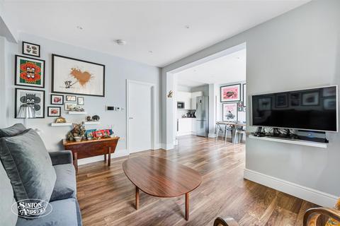 Flat 1, 2 Lyncroft Gardens, London, W13 9PU