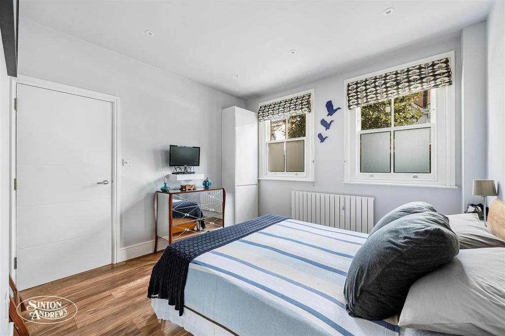 Fat 1, 2 Lyncroft Gardens-13.jpg