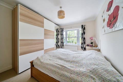 2 bedroom flat for sale, Shortheath Road, Farnham, Surrey, GU9