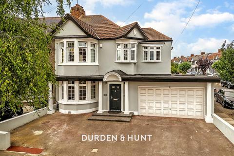 5 bedroom end of terrace house for sale, Glenwood Gardens, Gants Hill IG2