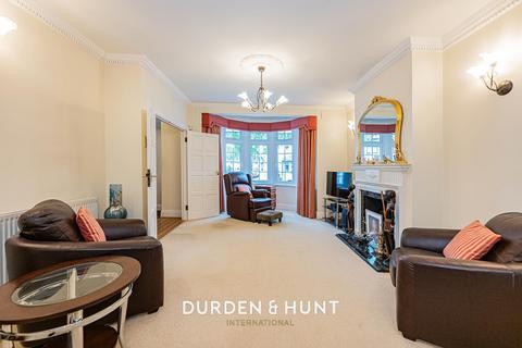 5 bedroom end of terrace house for sale, Glenwood Gardens, Gants Hill IG2