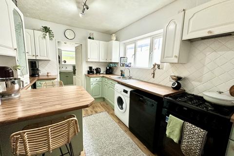 6 Brookdale Terrace, Barnstaple, EX32 9HZ