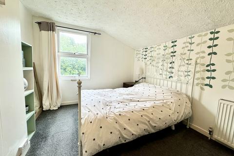 6 Brookdale Terrace, Barnstaple, EX32 9HZ
