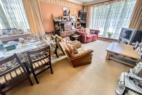 2 bedroom flat for sale, Bournemouth