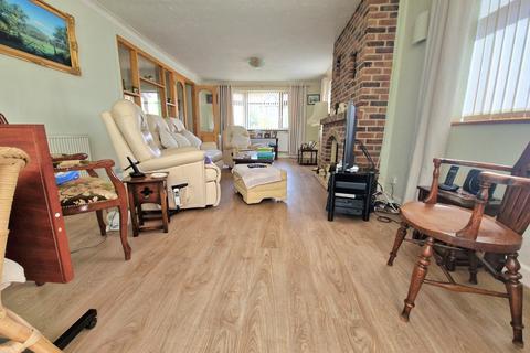 2 bedroom bungalow for sale, Brambles Road, Burnham-on-Sea, Somerset, TA8