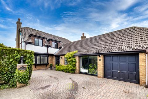 12 Brooklyn Drive, Humberston, Grimsby, DN36 4EN
