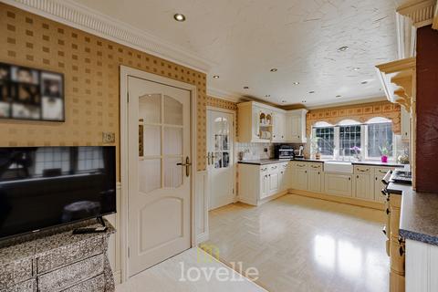12 Brooklyn Drive, Humberston, Grimsby, DN36 4EN