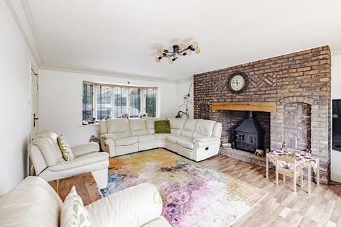 12 Brooklyn Drive, Humberston, Grimsby, DN36 4EN