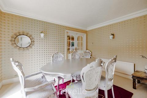 12 Brooklyn Drive, Humberston, Grimsby, DN36 4EN