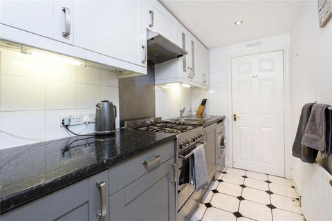 2 bedroom flat to rent, Alderney Street, London SW1V