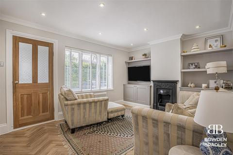 9 Aukingford Gardens, Ongar, CM5 0BG
