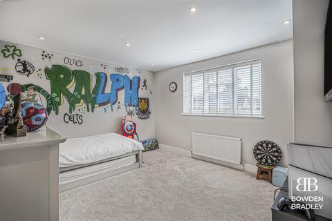 9 Aukingford Gardens, Ongar, CM5 0BG