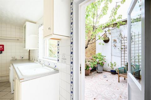 2a Hearne Road, London, W4 3NJ