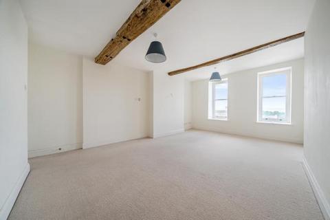 2 bedroom apartment for sale, High Street, Chipping Norton