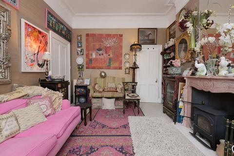 19 Perth Street, Edinburgh, EH3 5DW