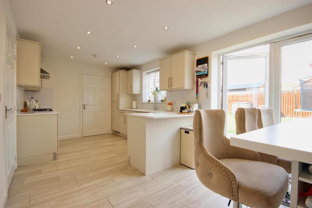 Dining kitchen
