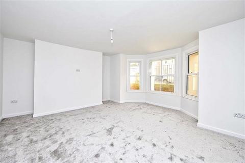 3 bedroom flat for sale, Trinity Gardens, Folkestone, Kent, CT20