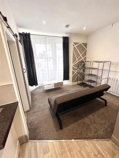 1 bedroom property for sale, Ramuz Drive, Westcliff-On-Sea