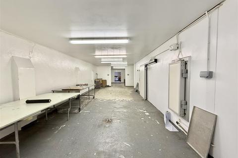 Property to rent - Burdett Road, Southend-On-Sea