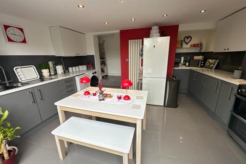 2 bedroom semi-detached house for sale, Newton Road, Burton-on-Trent, DE15