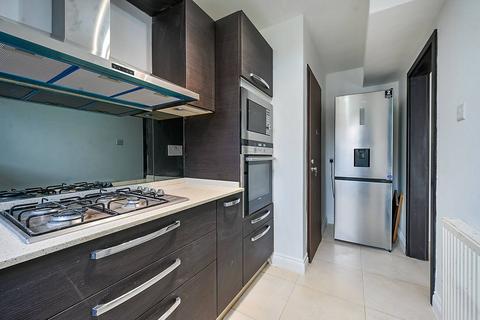 2 bedroom flat for sale, Langham Gardens, Ealing, London, W13