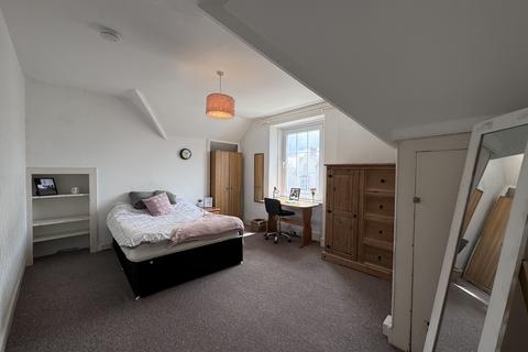 17 Headland Park Flat 2
