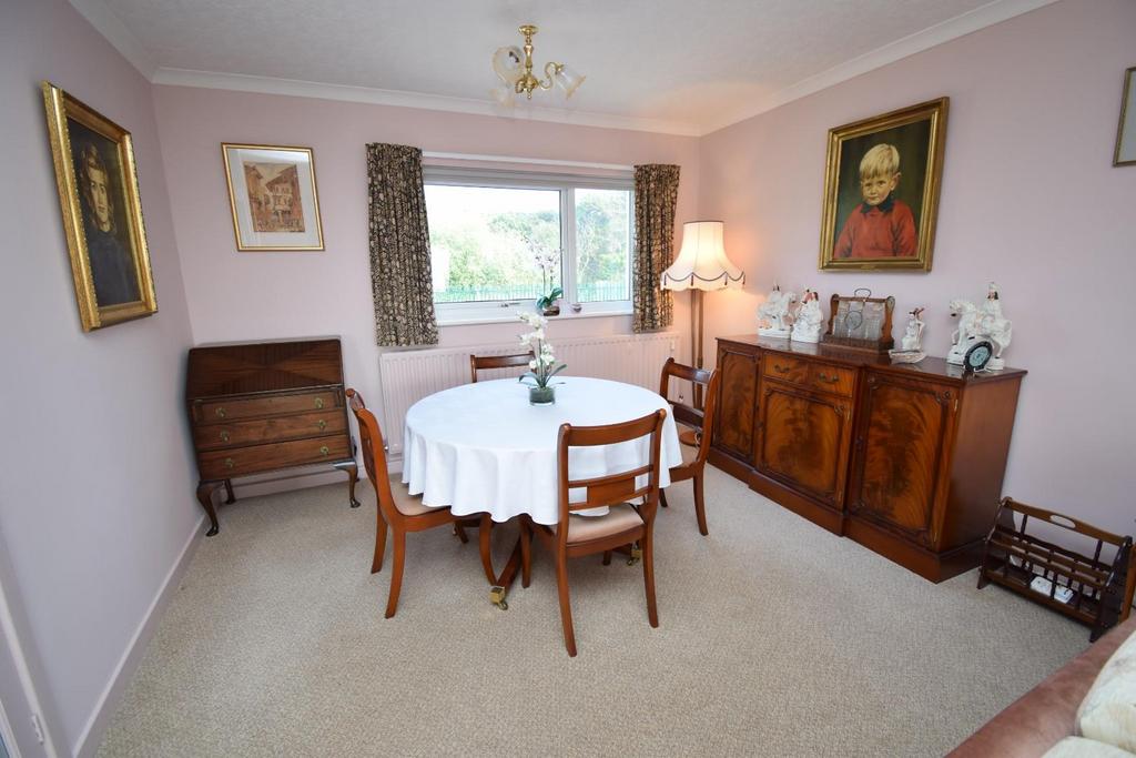 Dining Area.JPG