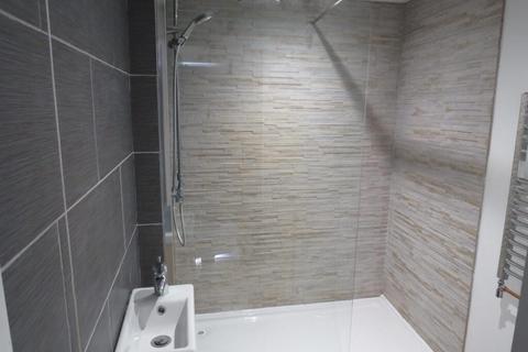5 bedroom house share to rent, 23 Furzehill Road