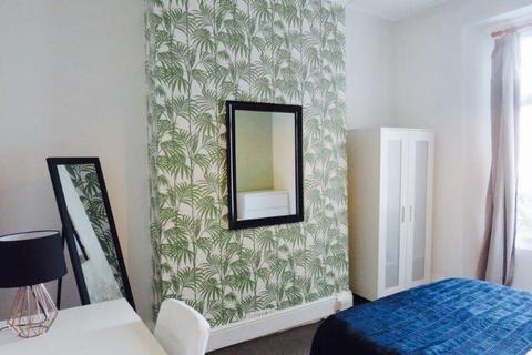 5 bedroom house share to rent, 23 Furzehill Road