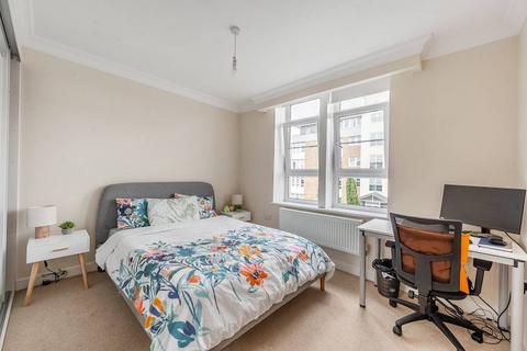 3 bedroom flat to rent, Warren Fields, Stanmore, HA7