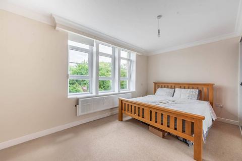 3 bedroom flat to rent, Warren Fields, Stanmore, HA7