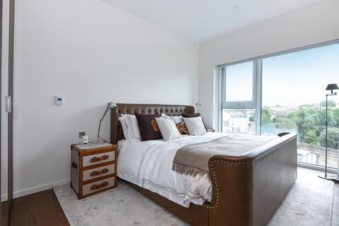 3 bedroom flat to rent, Columbia Gardens, Fulham, SW6