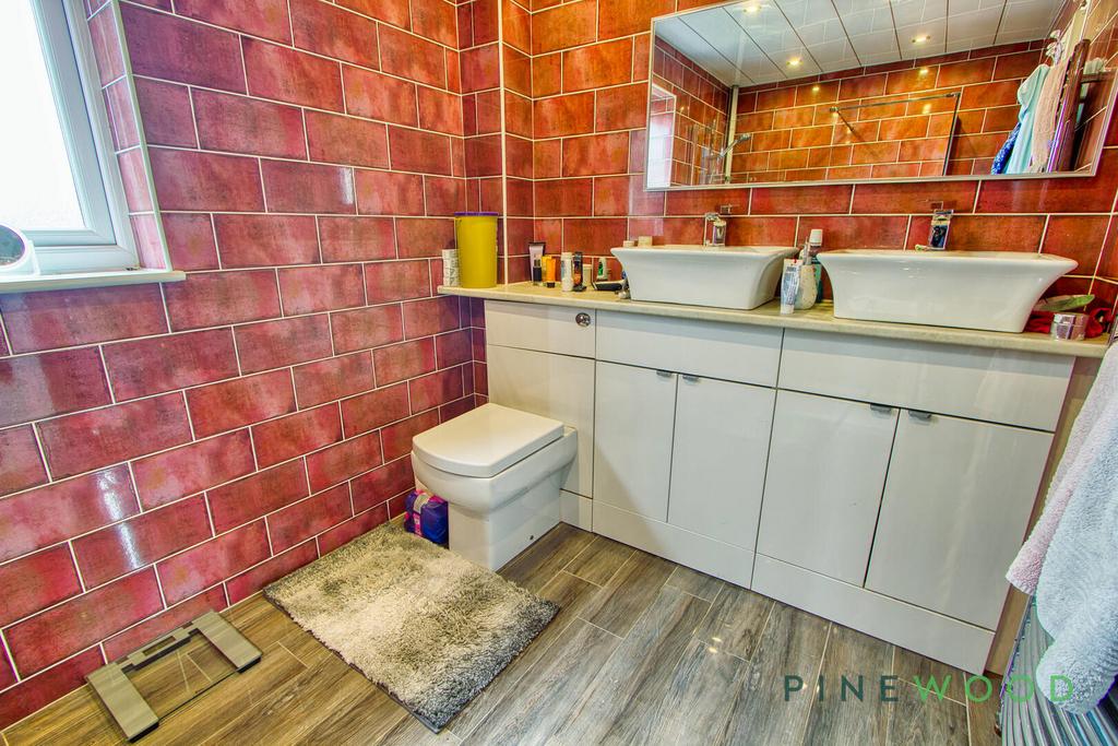 Ensuite