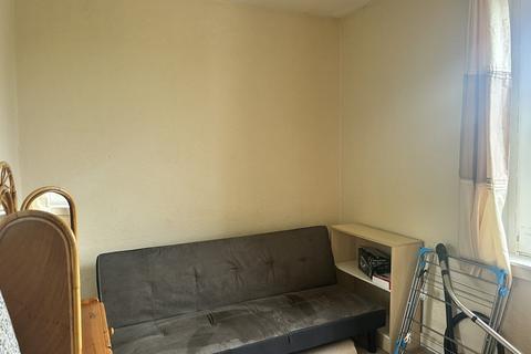 2 bedroom flat to rent, 71 Middlefield Terrace, Aberdeen, AB24 4PE
